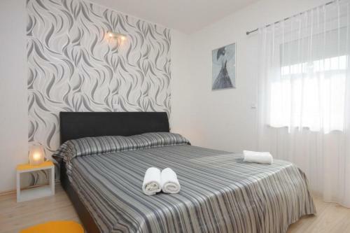 Apartment Funtana 7076d