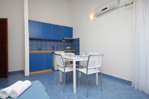 Apartment Funtana 7076b