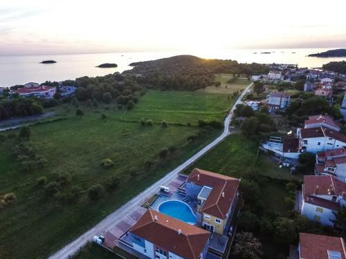 Hostal Residence Elody