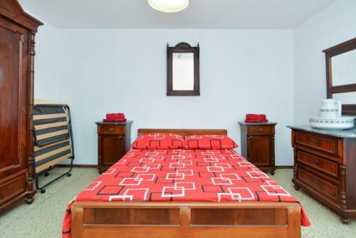 House Monteci 1378