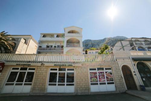 Beachfront Apartment Gradac 4414-2