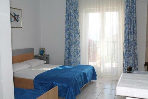 Apartments With A Parking Space Gradac (makarska) - 12977