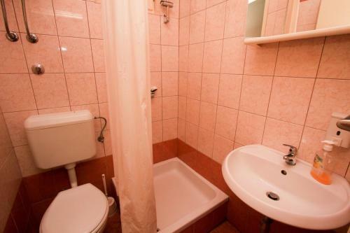 Hostal Apartments Duki