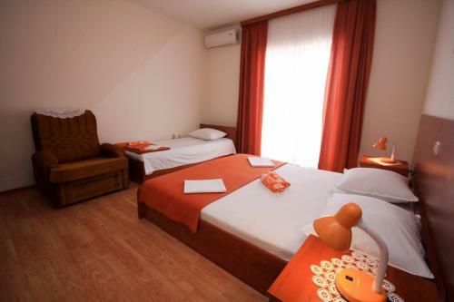 Hostal Apartments Duki