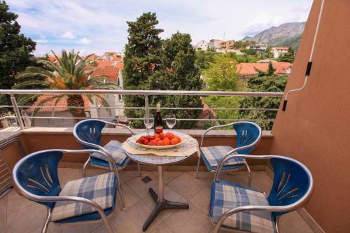 Hostal Apartments Ezra