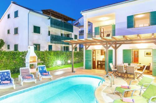 Hvar Villa Sleeps 8 Pool Air Con Wifi