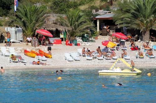 Apartments With A Parking Space Hvar - 5701