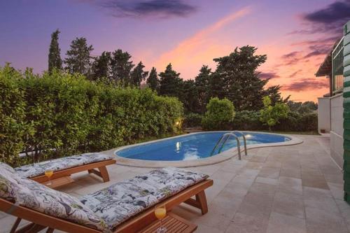 Hvar Villa Sleeps 8 Pool Air Con Wifi T739243