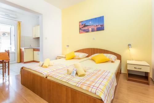 Hostal Apartments And Rooms Ivanovi?