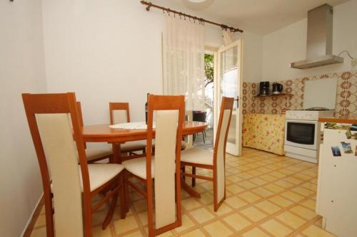 Apartments With A Parking Space Hvar - 8769