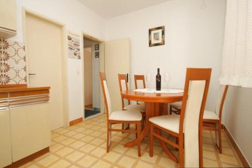 Apartments With A Parking Space Hvar - 8769