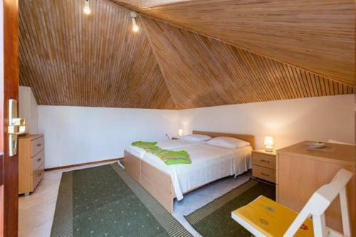Apartments Lazaneo