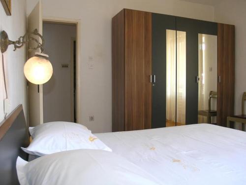 Apartments By The Sea Jelsa (Hvar) - 14754