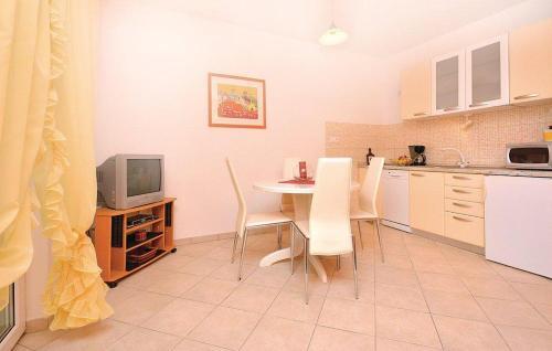 Apartment Jelsa 12247b