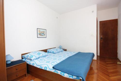 Apartments With A Parking Space Jelsa (hvar) - 5695