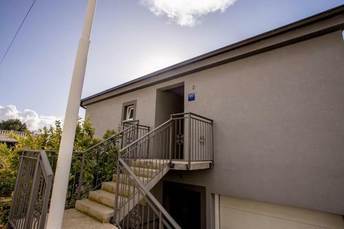 Apartments With A Parking Space Sumpetar (omis) - 14941