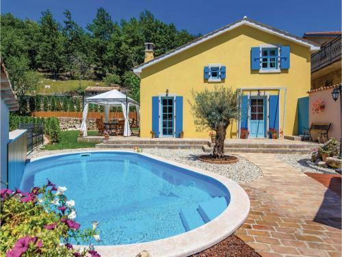 Two-bedroom Holiday Home In Jurdani