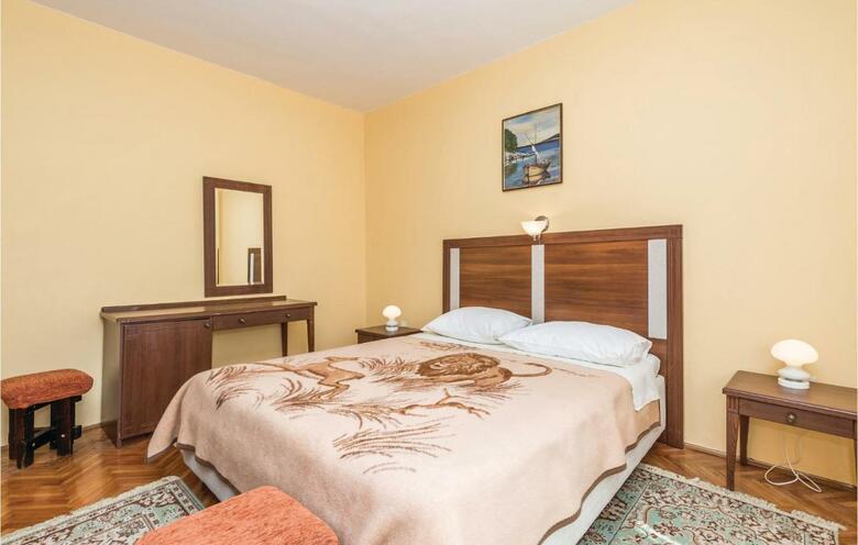 Three-bedroom Holiday Home In Kampor