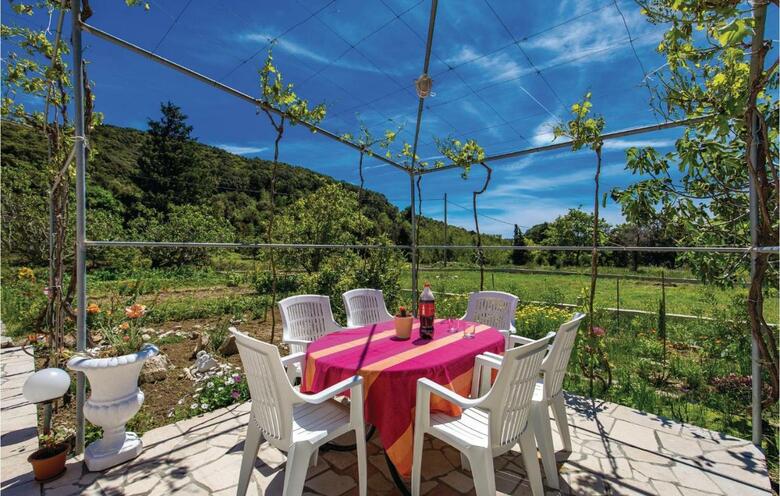 Three-bedroom Holiday Home In Kampor