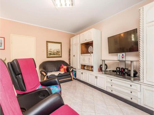 Three-bedroom Holiday Home In Kastav