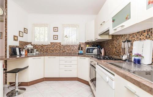 Three-bedroom Holiday Home In Kastav