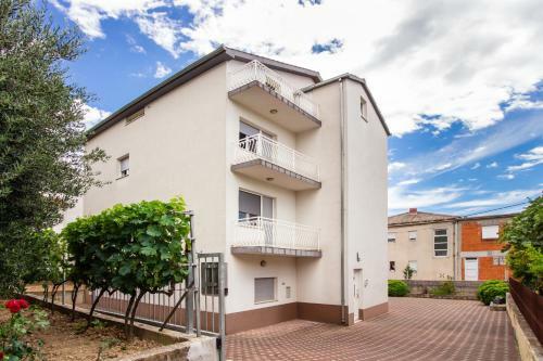 Apartments Rina