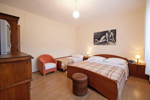 Apartments And Rooms With Parking Space Komiza (Vis) - 8844