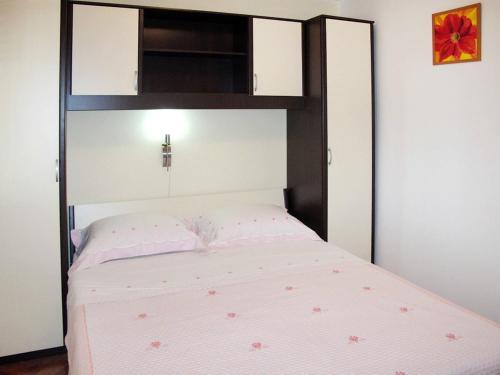 Holiday Home Mateja (krk228)