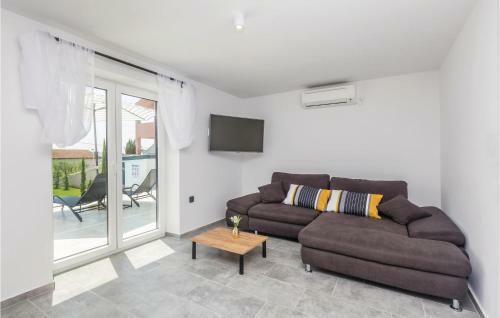 Five-bedroom Holiday Home In Kornic