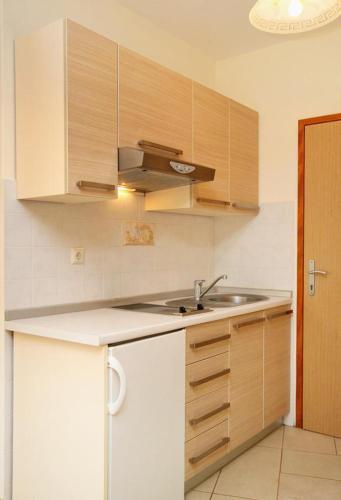 Apartment Krk 5423a