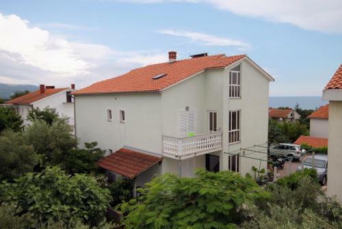 Apartments With A Parking Space Krk - 5424