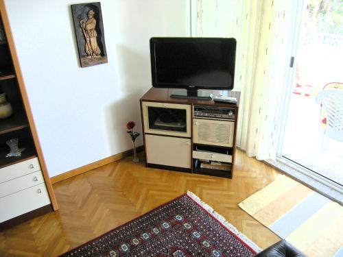 Apartments Leo
