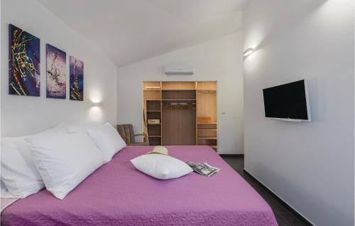 Three-bedroom Holiday Home In Krnica