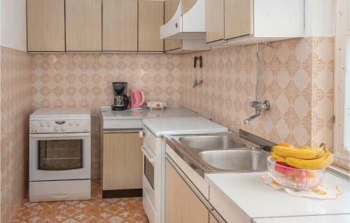 Two-bedroom Apartment In Krsan