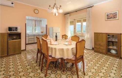 Two-bedroom Apartment In Krsan