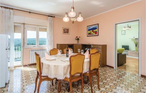 Two-bedroom Apartment In Krsan