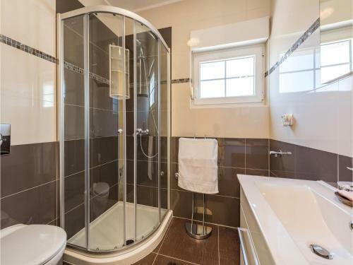 Six-bedroom Holiday Home In Labin