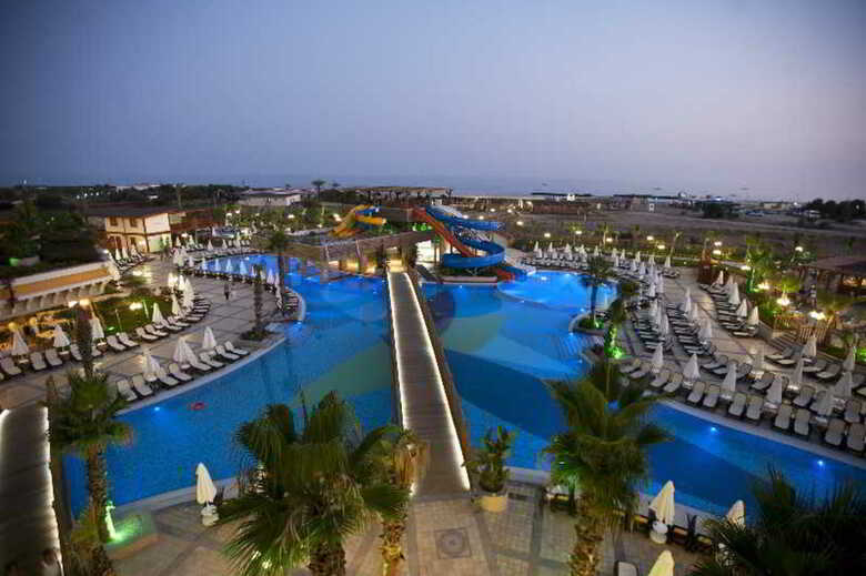Hotel Crystal Palace Luxury Resort & Spa