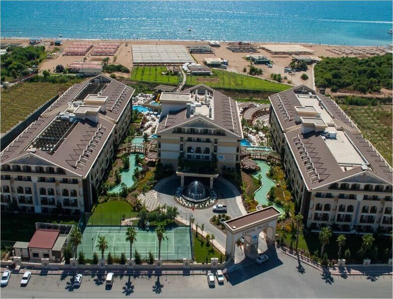 Hotel Crystal Palace Luxury Resort & Spa
