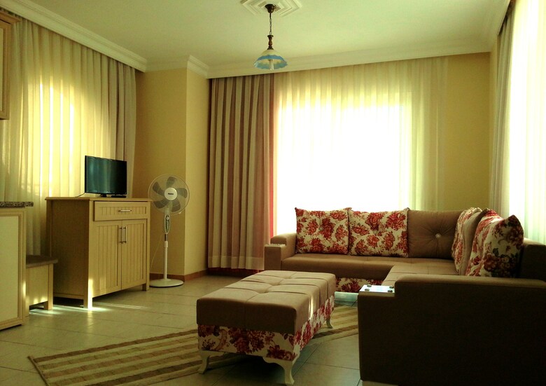 Summer Rose Hotel