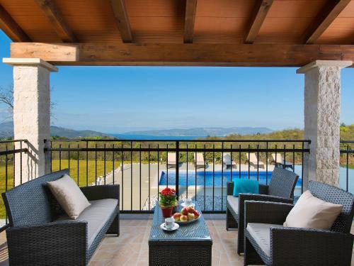 Holiday Home Ku�a Bura