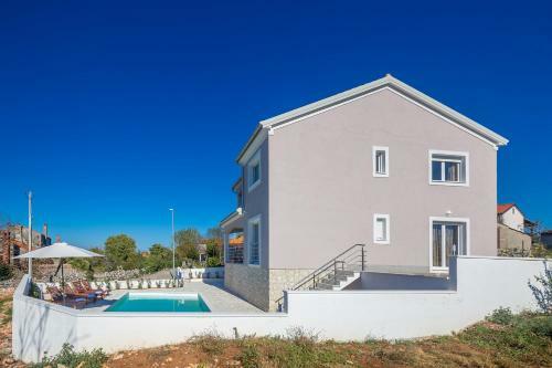 Villa Holiday House Linardici