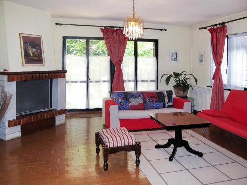 Holiday Home Haus Tia (mdn181)