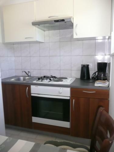 Two-bedroom Apartment In Lopar IV