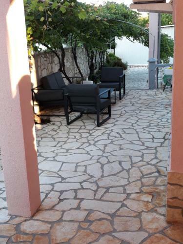 Apartments Sindi