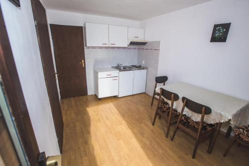Apartment Lopar 12327c