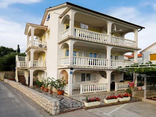 Apartments Lopar (4360)