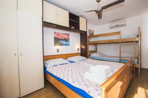 Apartments With A Parking Space Lopar (rab) - 12327