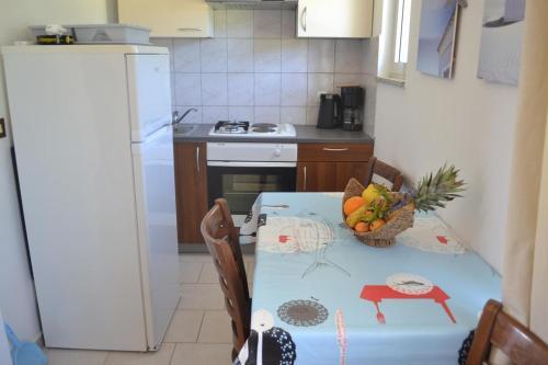 Apartments With A Parking Space Lopar (rab) - 14070