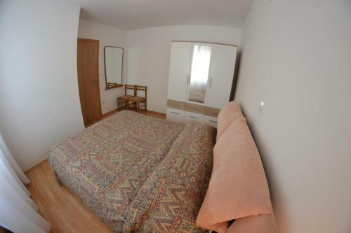 Apartments With A Parking Space Lopar (rab) - 14070